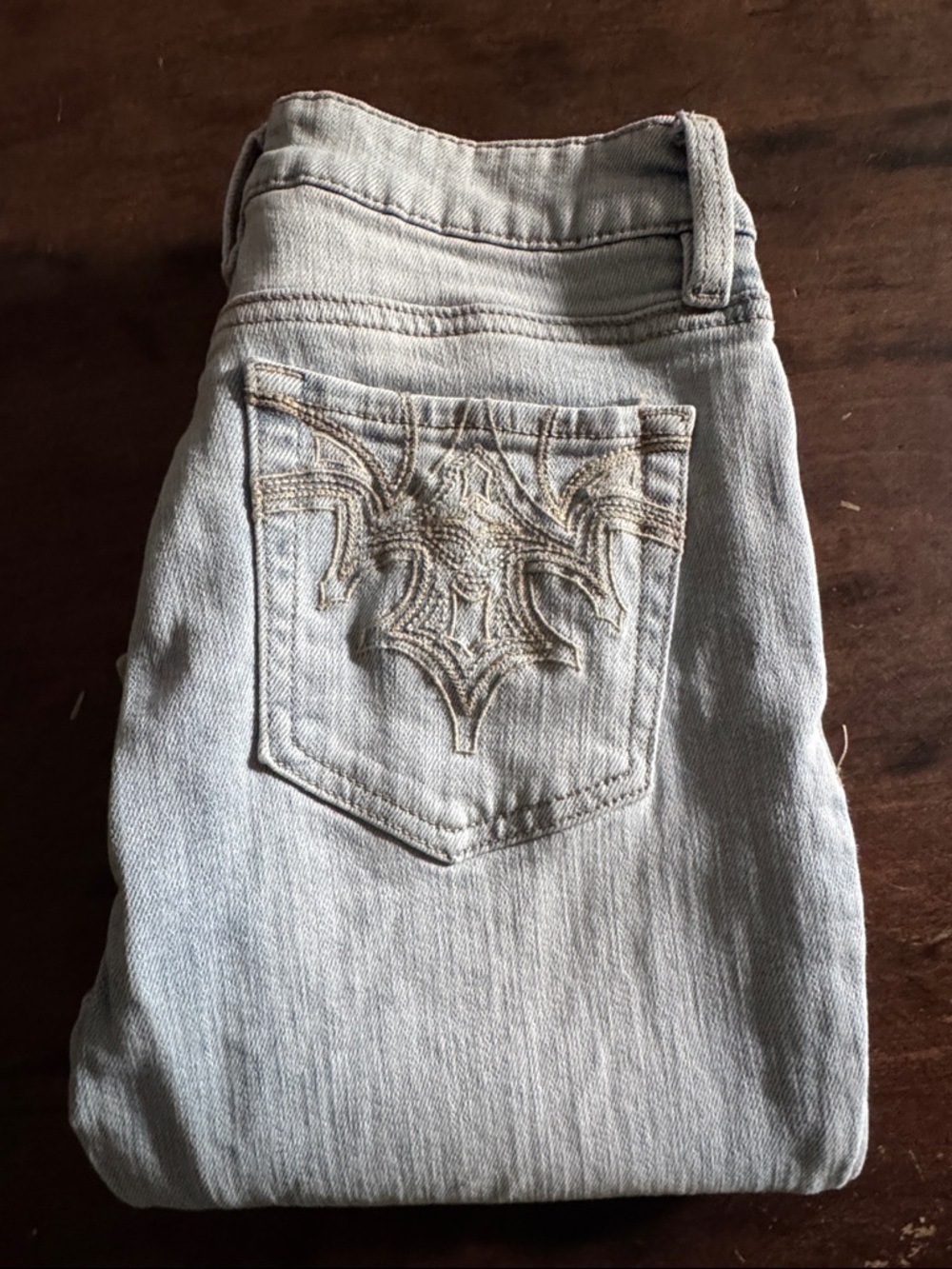 EUC Light Blue Embroidered Back Pocket Women's Jeans. High waisted, Bootcut